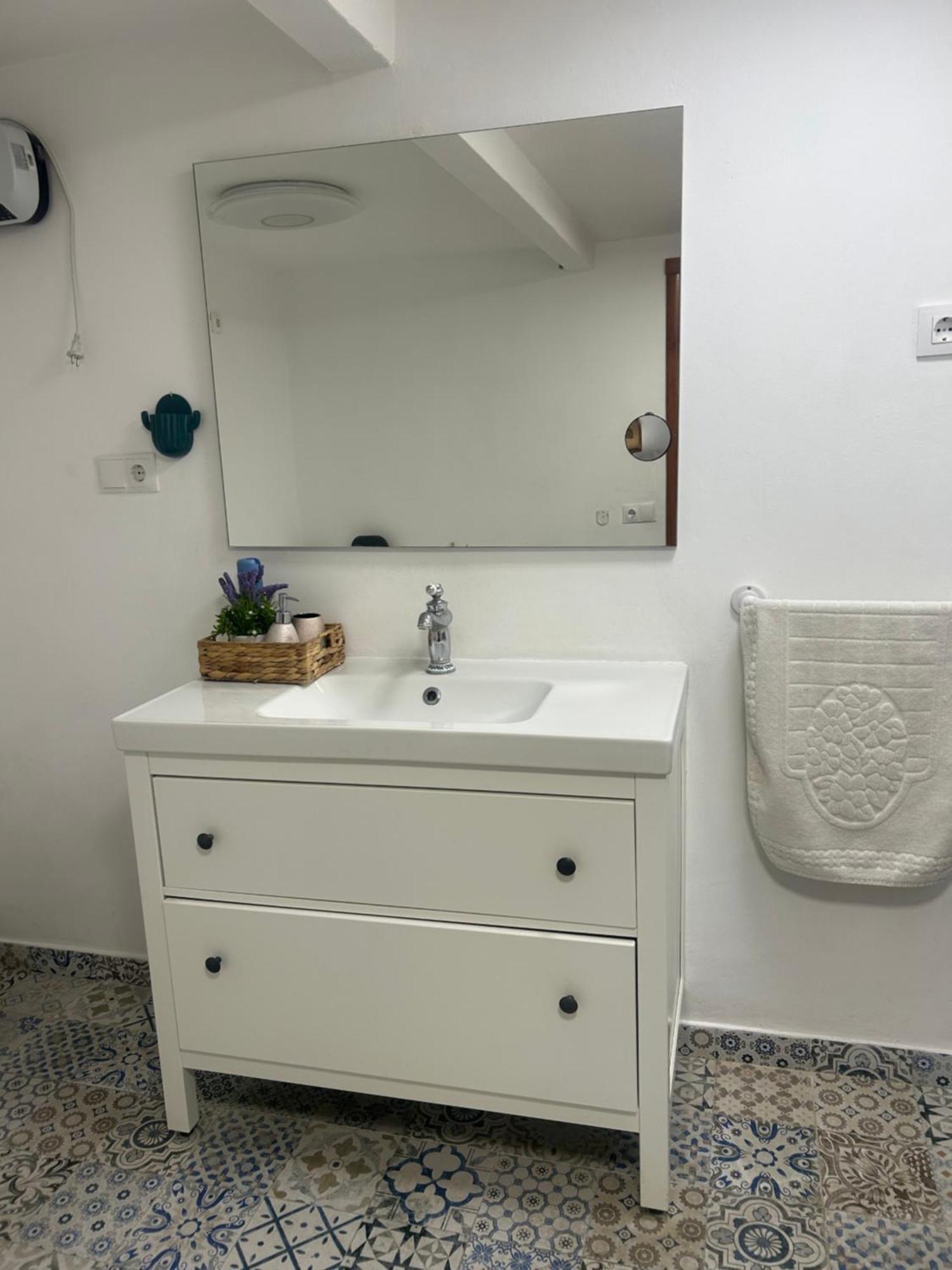 El Hidalgo Apartment อัลมาโกร ภายนอก รูปภาพ